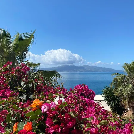 ホテル Kalemi's Beachside Sarandë