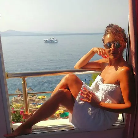Kalemi's Beachside Sarande